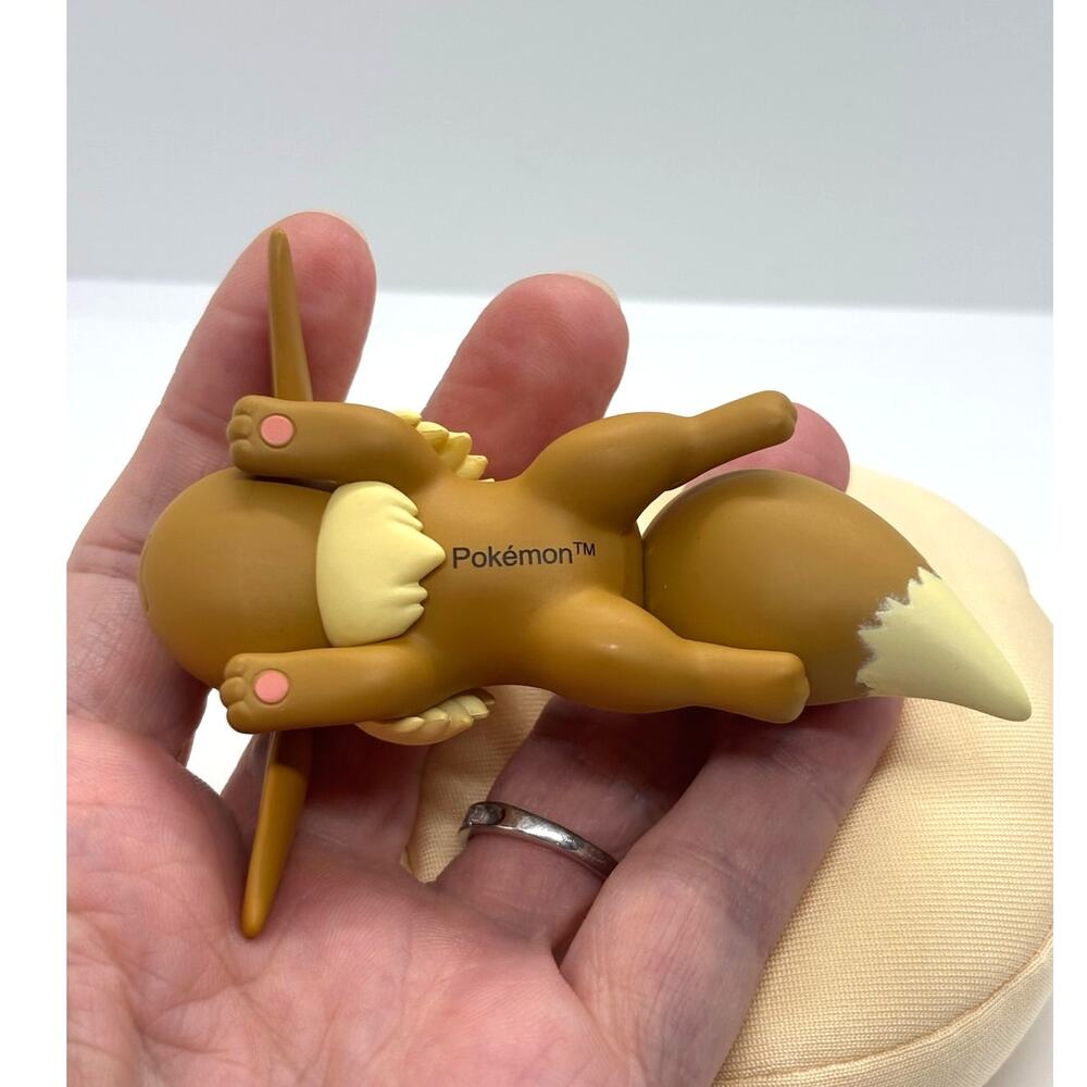 Pokemon, Eevee Sweet Dreams Sleeping Collectible Art Figure, New Open Blind Bx - Picture 4 of 5